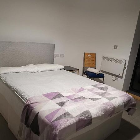 Jadwin Beautiful Room Share Toilet 2 People Лондон Экстерьер фото