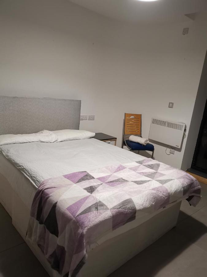 Jadwin Beautiful Room Share Toilet 2 People Лондон Экстерьер фото
